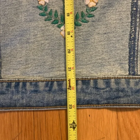 EMBROIDERED DENIM JACKET WITH TIGER BEES ROSES - Picture 8 of 14